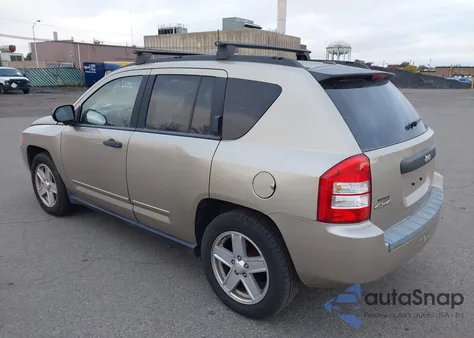 2009 Jeep Compass Sport z USA, uszkodzony, nr VIN 1J4FF47B89D217898